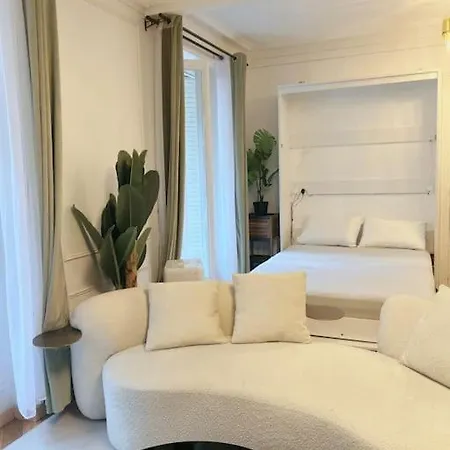 Appartement De Luxe Juste A Cote Des Champs-elysees