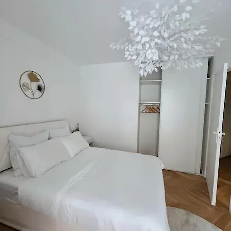 De Luxe Juste A Cote Des Champs-elysees Διαμέρισμα Παρίσι