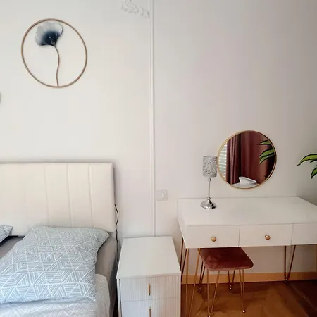 De Luxe Juste A Cote Des Champs-elysees Διαμέρισμα Παρίσι