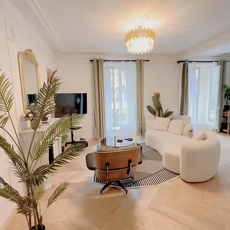 De Luxe Juste A Cote Des Champs-elysees * Παρίσι